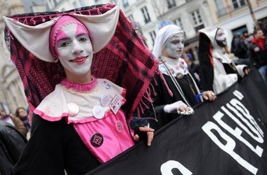16 грудня 2012, 23:55 Переглядів:   В даний час одностатеві пари у Франції можуть укладати так звані цивільні союзи, фото & nbsp; Getty Images