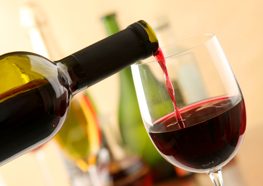 Президент Союзу виноградарів і виноробів Росії Леонід Попович передбачає, що зниження виробництва вина в Росії може скласти близько 10% вже в найближчі роки