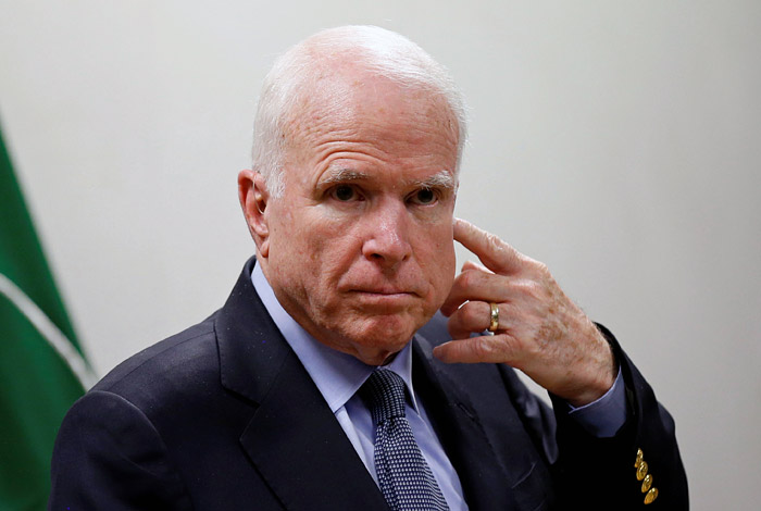 З минулого року сенатор проходив лікування в зв'язку з пухлиною мозку, але хвороба тільки прогресує   Джон Маккейн   Фото: Reuters   Москва