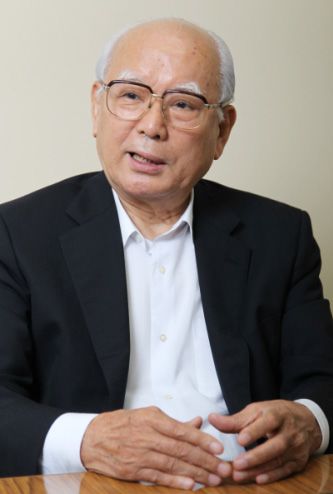 Ояма Ясухіро, в той час керуючий директор компанії Nihon Rikagaku Industry