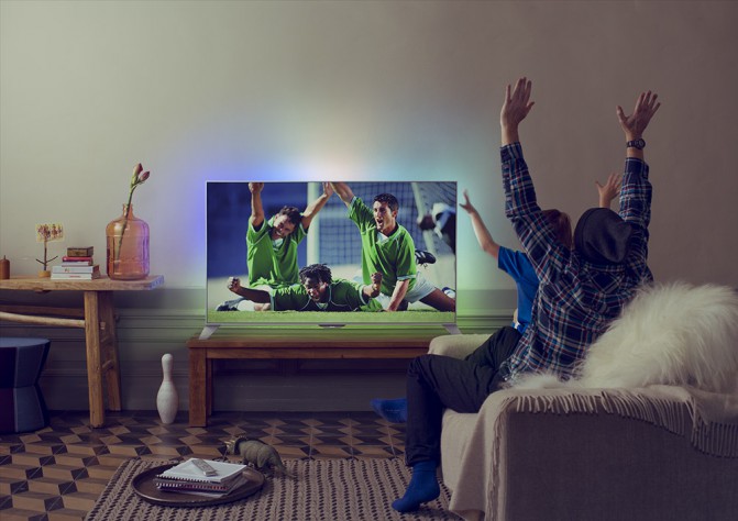 Виробники телевізорів активно експериментують зі смарт-можливостями своїх продуктів: багатьом покупцям «пасивний» екран сьогодні вже не потрібен